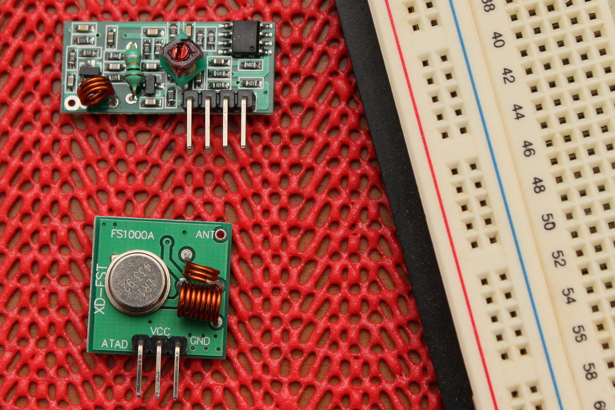 RF transmitter-receiver pair